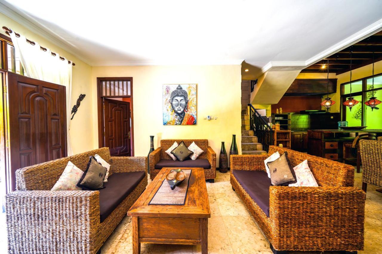 De Cinta Villa - Kuta - 5 Bedrooms - Heart Of Kuta Zewnętrze zdjęcie